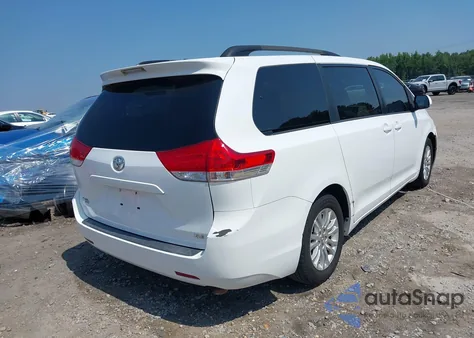 2013 Toyota Sienna Xle V6 8 Passenger from USA, damaged, VIN 5TDYK3DC1DS306677